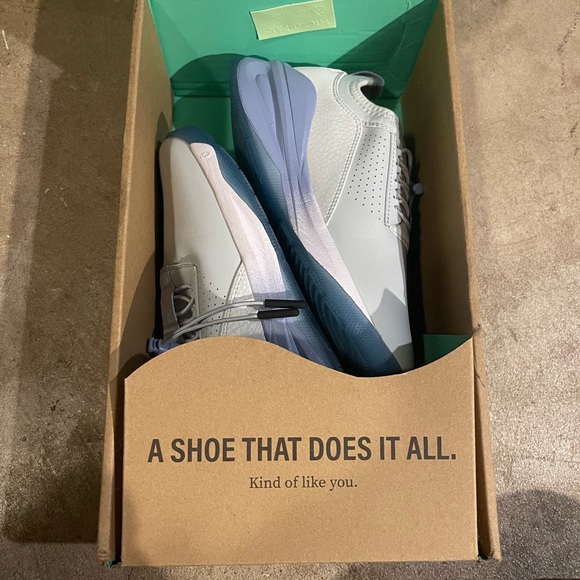 Women’s Clove classic shoes size 5.5 color grey matter! Never worn - Picture 1 of 7